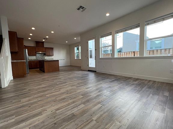 3rd image of 8359 Bayport Way