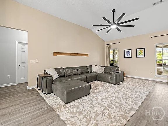 3rd image of 710 Canyon Drive