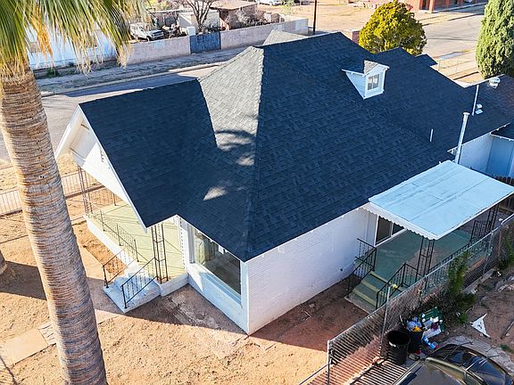 4th image of 1006 E 7TH Street