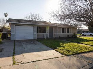 1410 Grayson Cir, Firebaugh, CA 93622