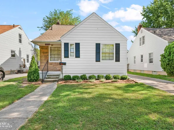 2106 Brys Dr, Grosse Pointe Woods, MI 48236