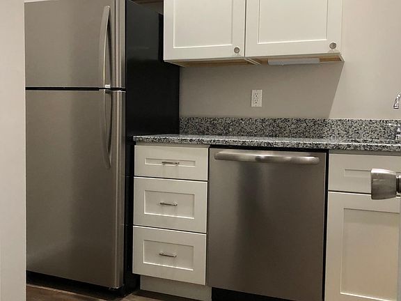 5th image of 1018 Mississippi Ave APT C
