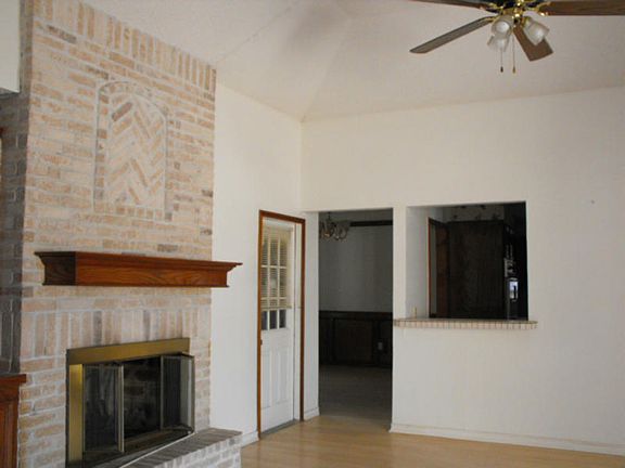 3rd image of 5234 Cromwell Dr
