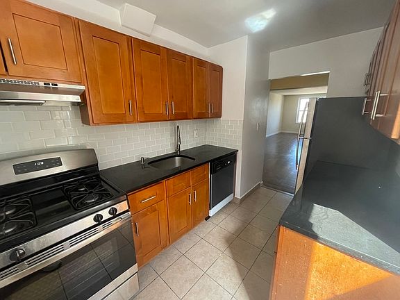 3rd image of 27-20 30th Ave #66