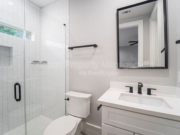5th image of 2221 Francis St