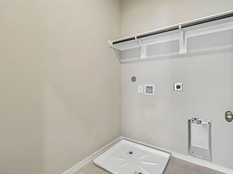 4215 Pine Springs Ct — Photo 31