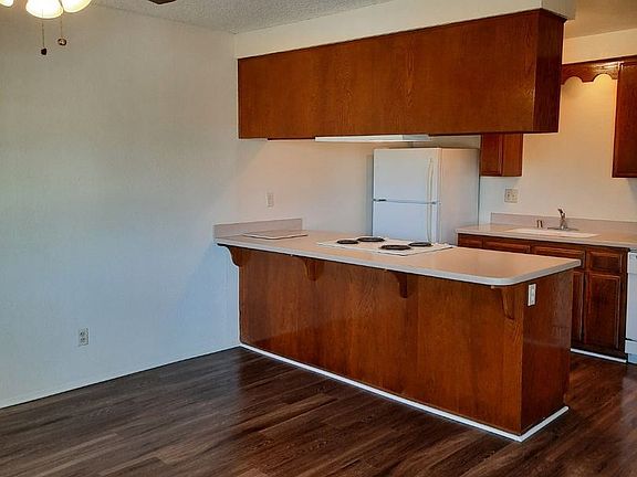 4th image of 628 Millar Ave #6
