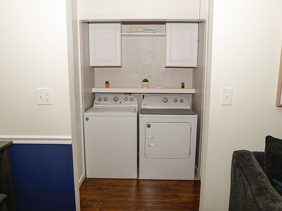 3rd image of 4 Brookview Ln