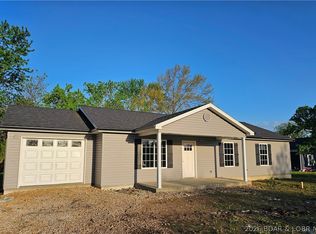 612 E 8th St, Eldon, MO 65026