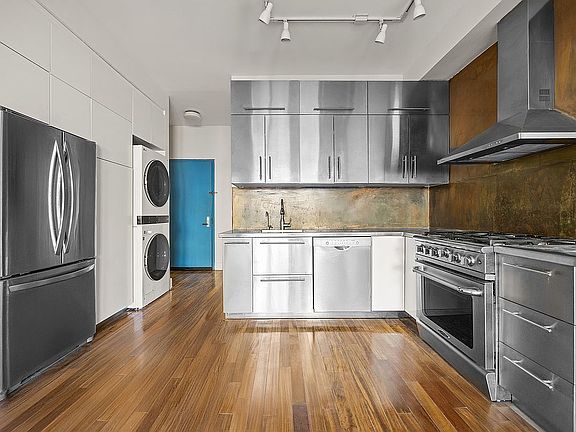 2nd image of 208 Grand St APT 3A