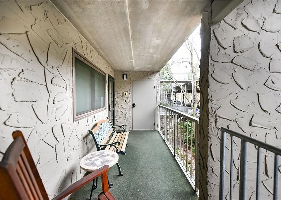 1st image of 85 Cliffside Dr