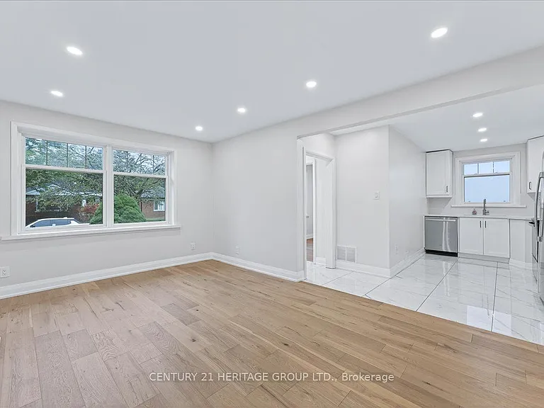 39 Reiner Rd #UPPER — Photo 19