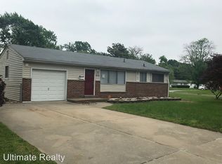 805 Northmoor Dr, Florissant, MO 63033