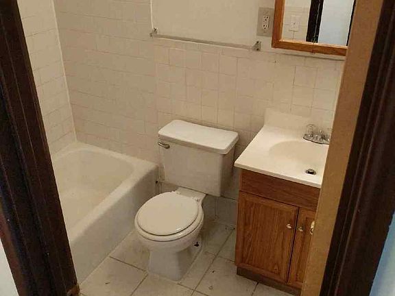 3rd image of 1492 County Road B E #307