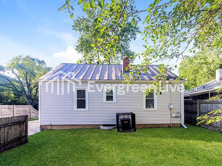 5309 E Sutton St — Photo 15