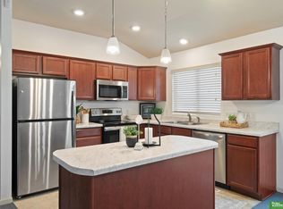 9152 Hanover St, Omaha, NE 68122