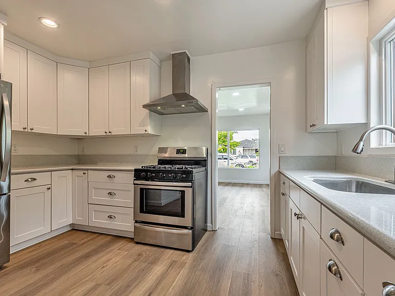 12856 Rubens Ave — Photo 4