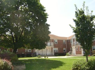 6409 223rd Pl #B, Oakland Gardens, NY 11364