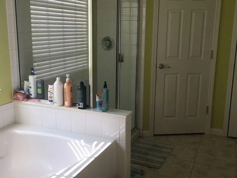 4240 Clybourne Ln — Photo 10