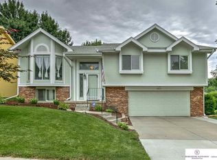 16354 Z St, Omaha, NE 68135