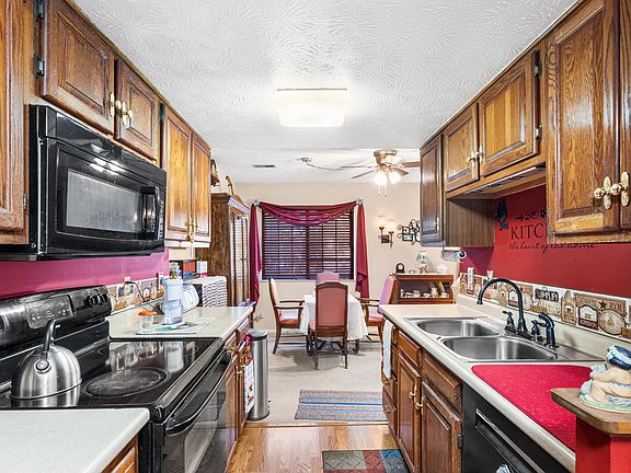 5th image of 1582 Englewood Pl