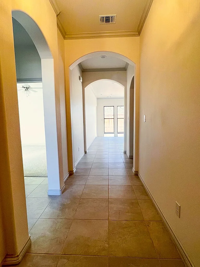 3 bed, 2.0 bath, 1800 sqft, $2,599 — Photo 2