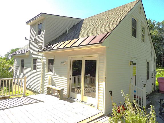 3rd image of 76 Coral Avenue