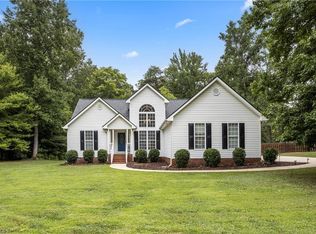 7411 Fairhaven Dr, Greensboro, NC 27455