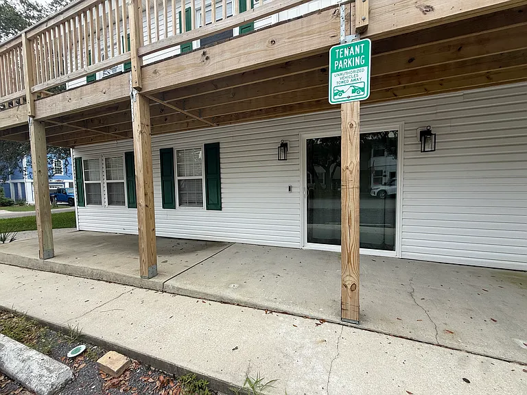 120 N Pinewood Dr #1 — Photo 18