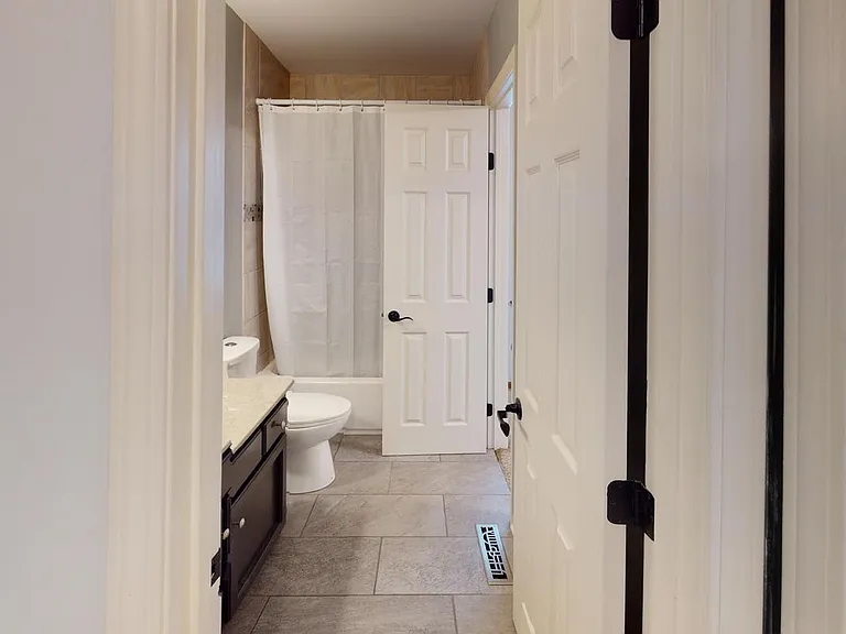 721 SE Redwood Ln — Photo 17
