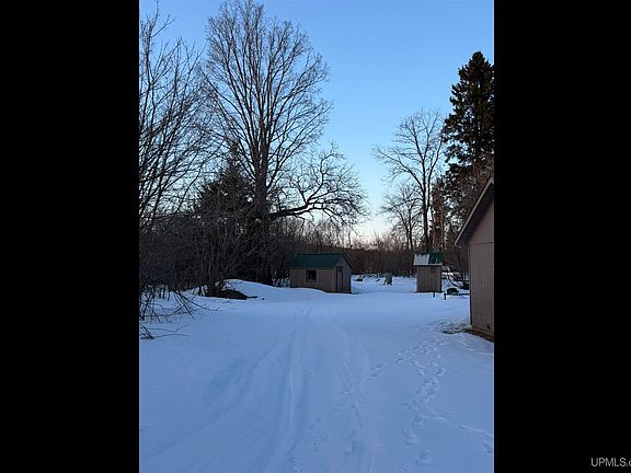 3rd image of 315796 Cabbage Rd