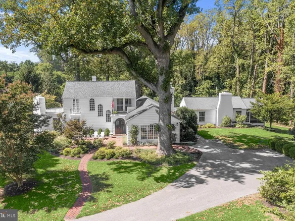 804 Rackham Rd, Gibson Island, MD 21056