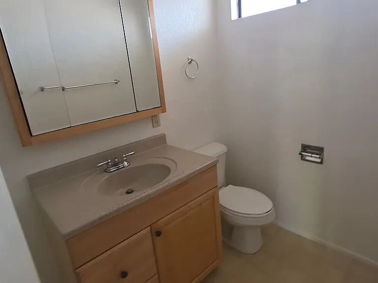 2657 Lakeshore Blvd #6 — Photo 5