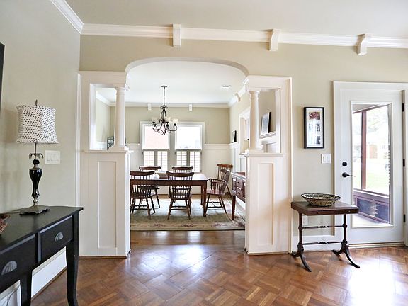 Details in the heavy molding