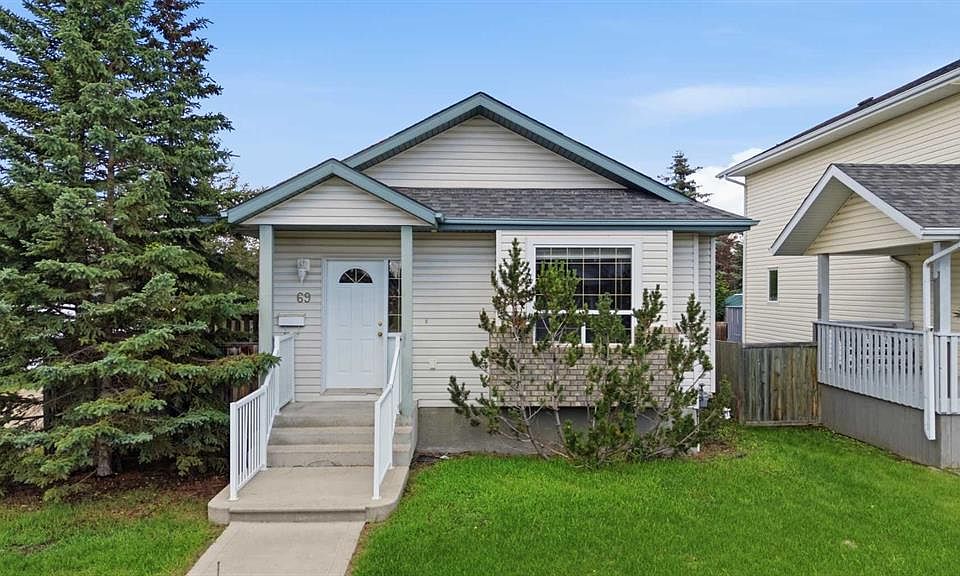 1st image of 69 S Durand Cres