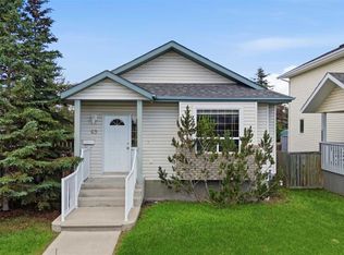 69 S Durand Cres, Red Deer, AB T4R 3A7