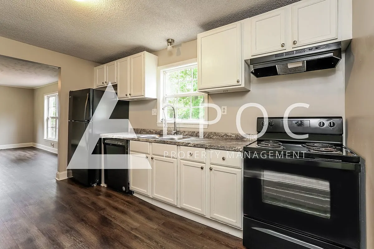 603 Edgewood Ave — Photo 2