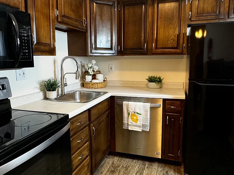 3591 Kenbrooke Ct — Photo 9