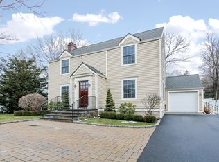 85 Hoyt St, Darien, CT 06820