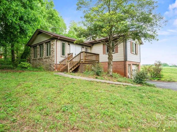 1205 Southwood Dr, Newton, NC 28658