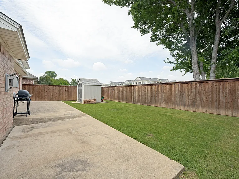 8809 Sunset Trace Dr — Photo 12