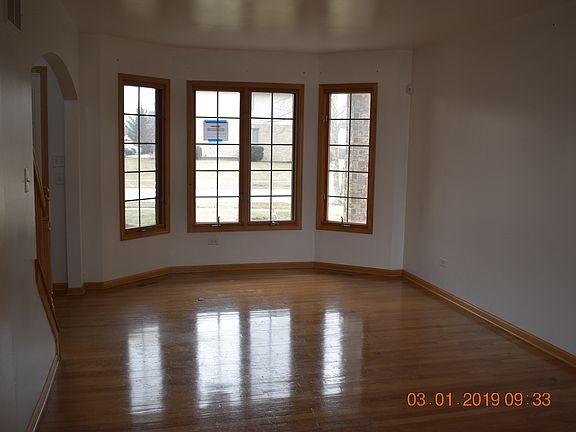 3rd image of 4242 W 185th Pl