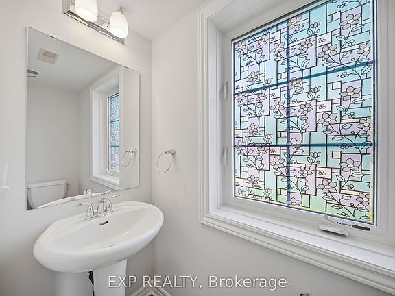 3rd image of 429 Rosingdale St