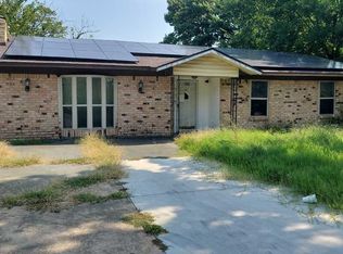 358 Forrest Hill Ln, Grand Prairie, TX 75052