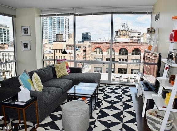 3rd image of 226 W Erie St #1623