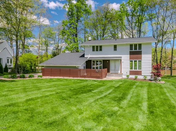 8733 Lake Forest Trl, Chagrin Falls, OH 44023