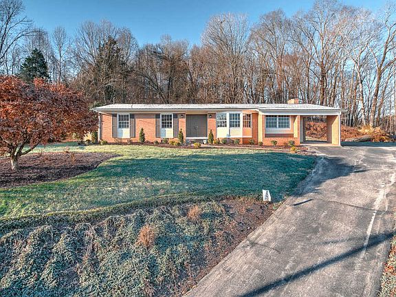 3rd image of 3404 Lakeshore Dr