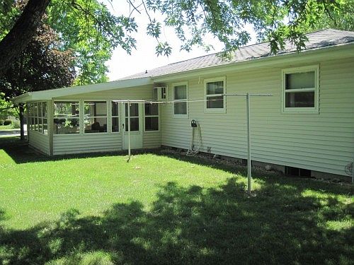 5th image of 915 Westgate Dr