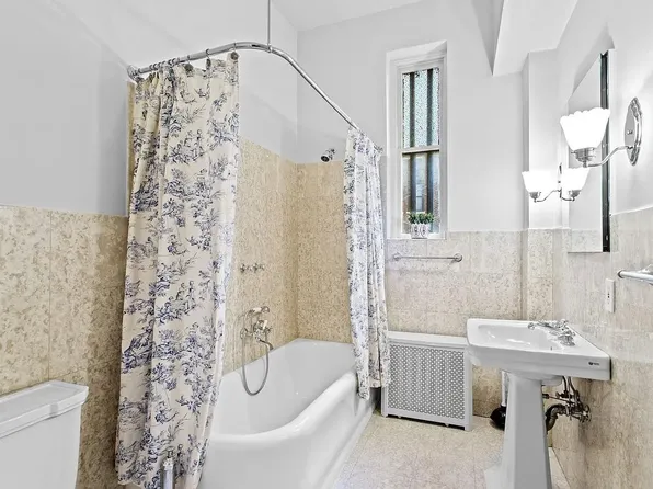 114 East 62nd Street image 10 of 10