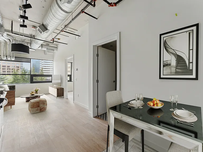744 4th Ave SW — Photo 40